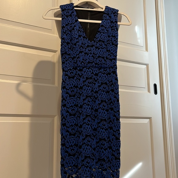 Alice + Olivia long fitted dress - Picture 2 of 8